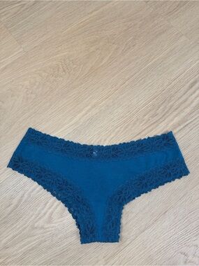 PINK Victoria's Secret Cheekster Panty M